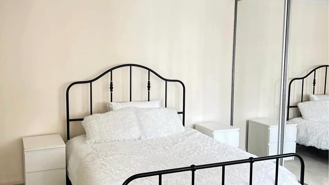 Furnished room with ensuite in a flatshare