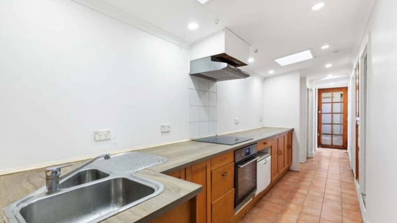 Whole property with 3 rooms for rent