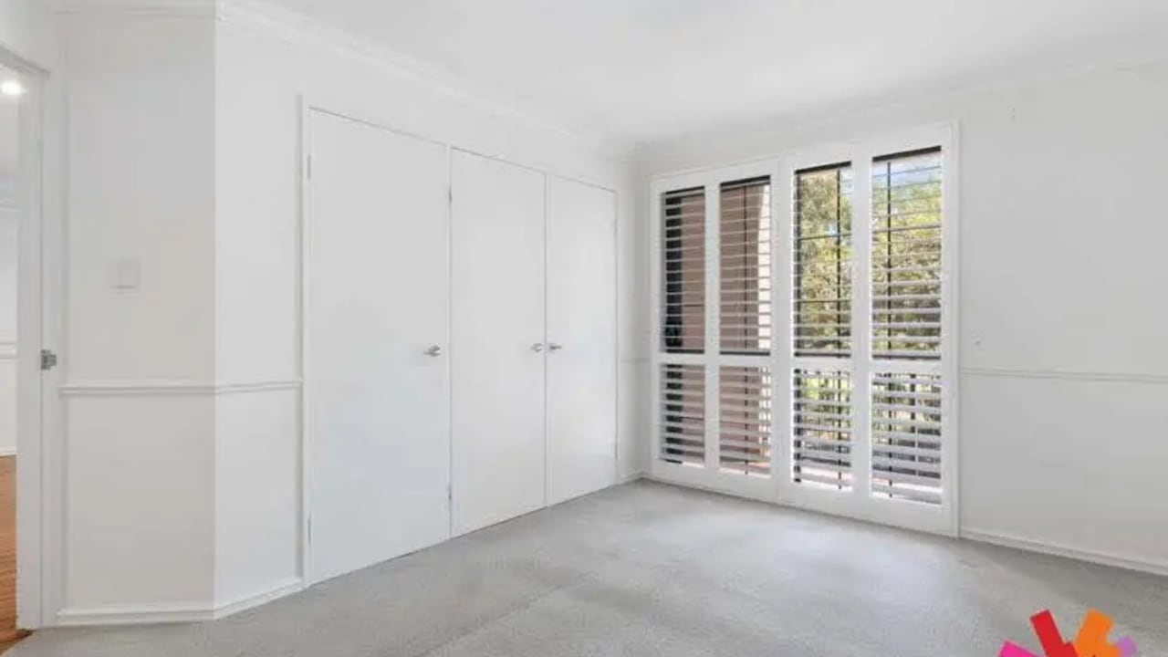 Unfurnished room in a flatshare
