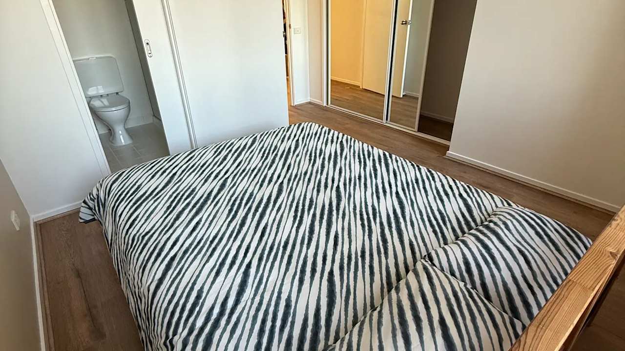 Furnished room with ensuite in a flatshare