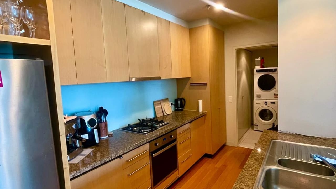 Furnished room in a flatshare