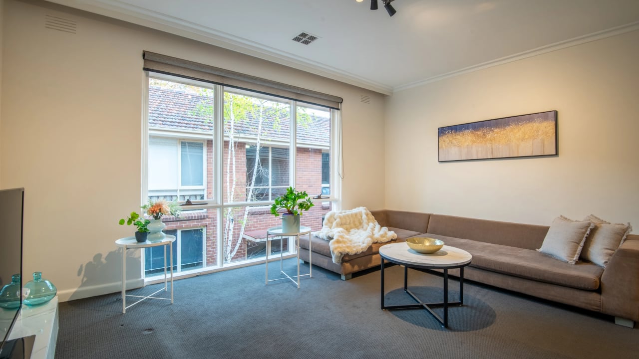 Whole property with 2 rooms for rent