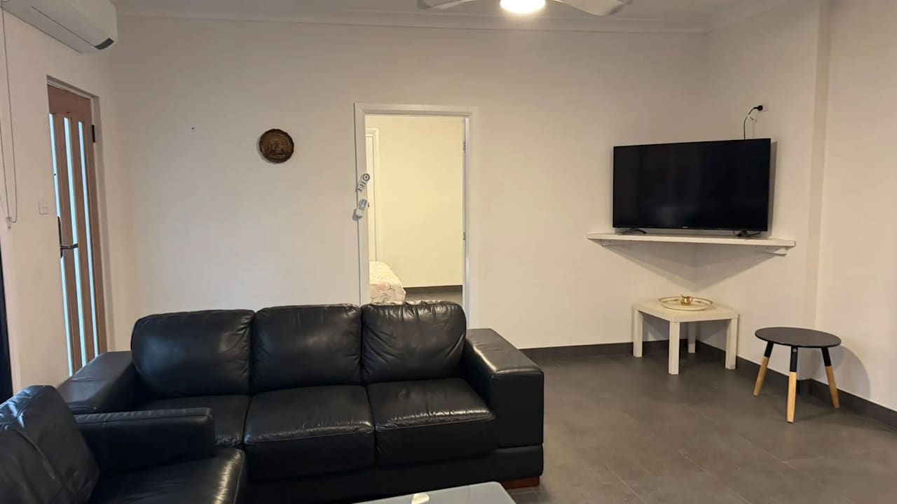 Whole property with 3 rooms for rent
