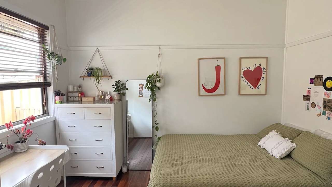 Unfurnished room in a share house