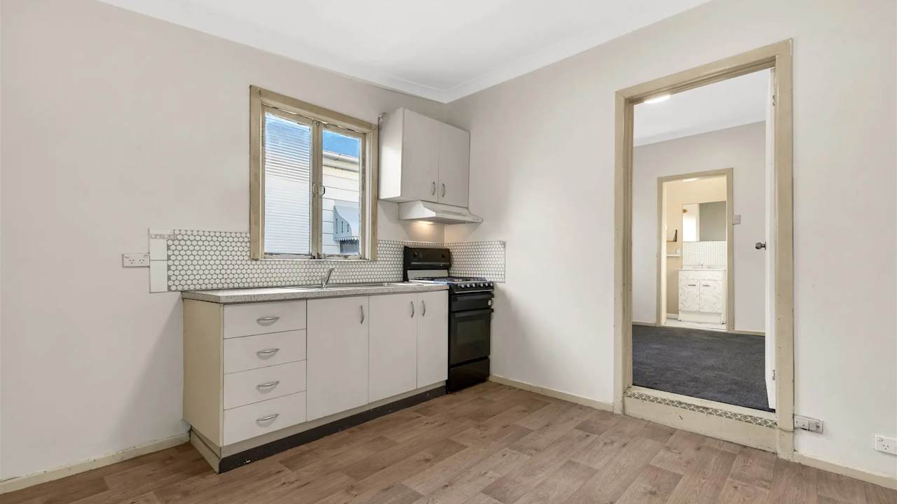 Unfurnished room granny flat for rent