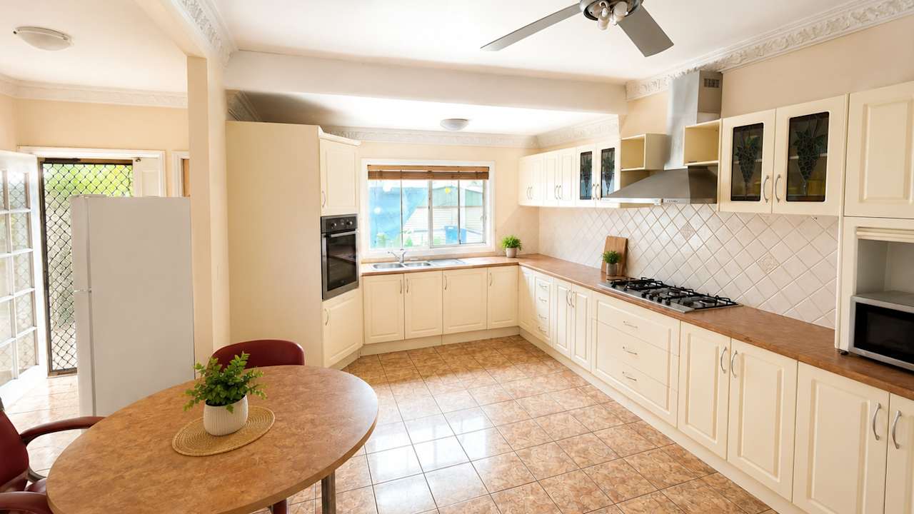 Furnished room in a share house