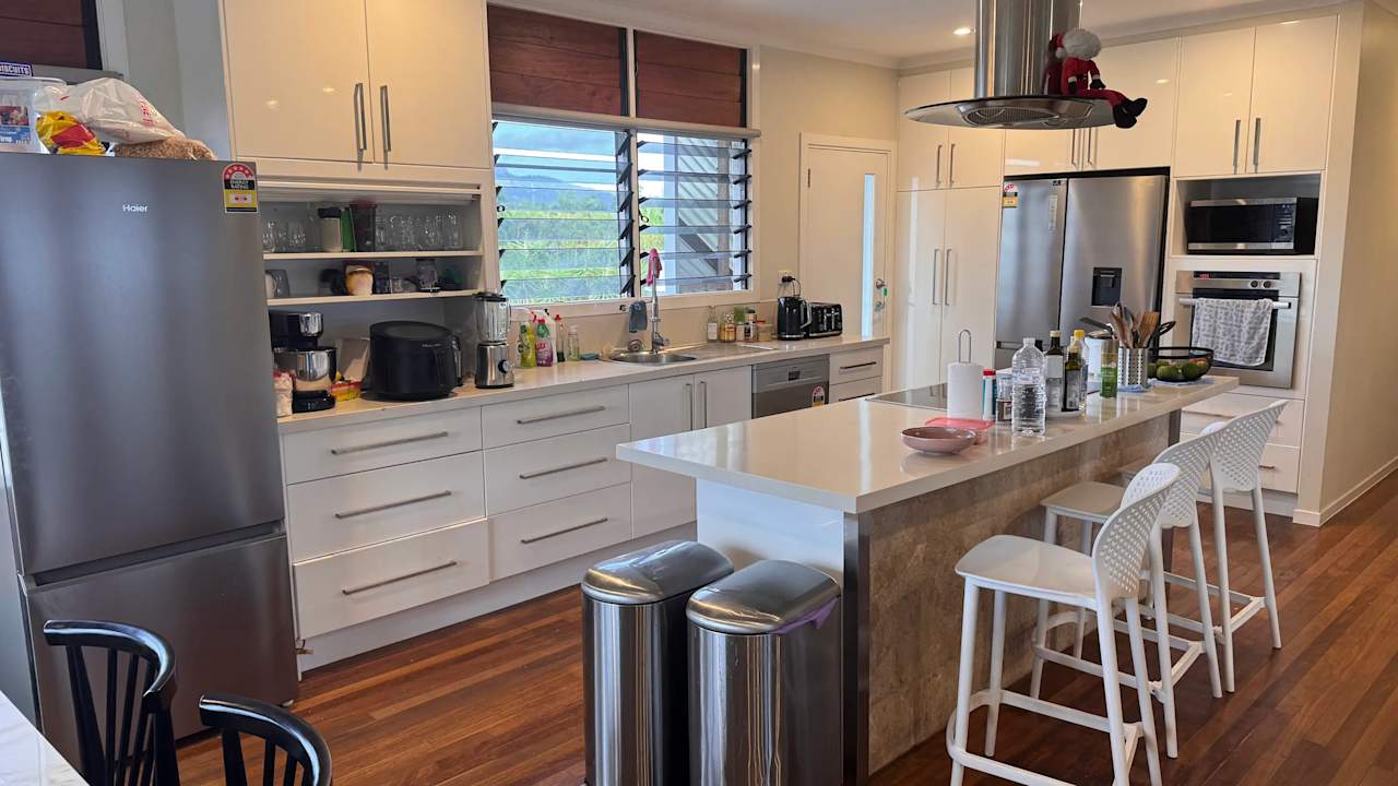 Furnished room in a share house