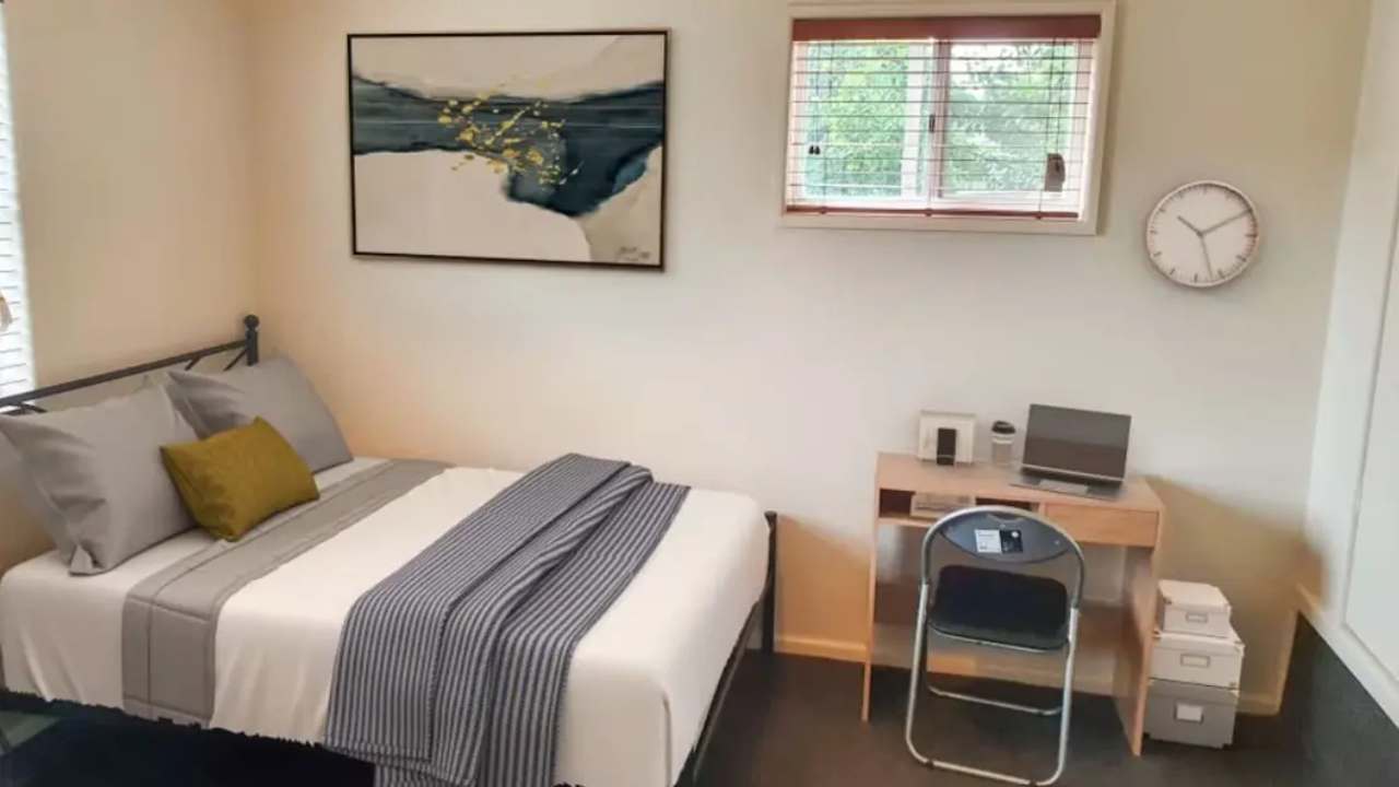 Furnished room with own bathroom