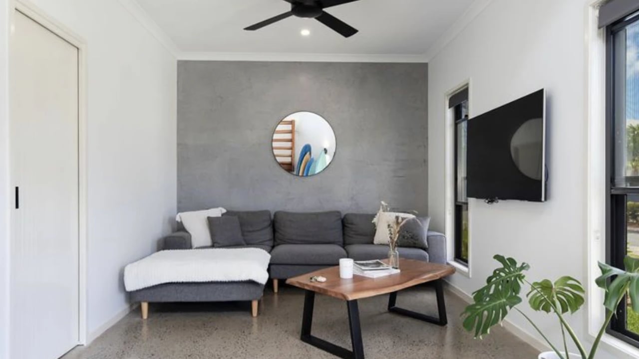 Furnished room in a share house