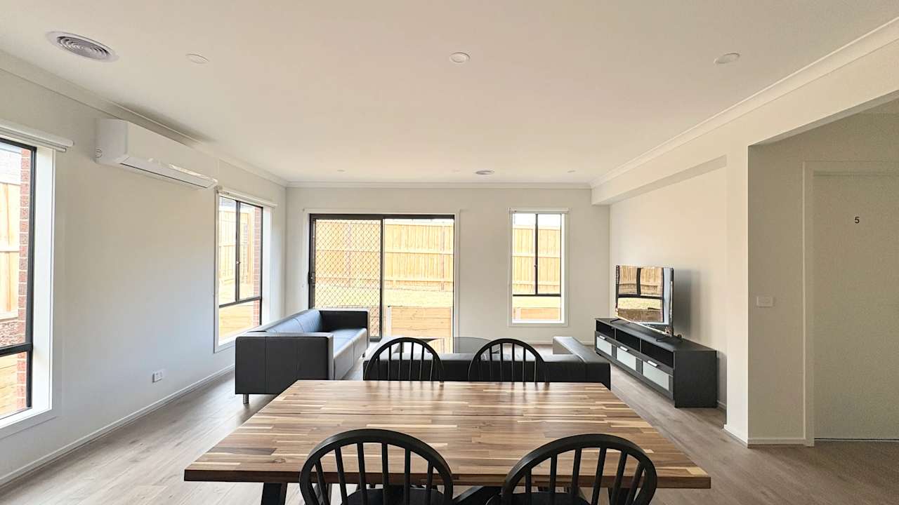 Furnished room with ensuite in a share house