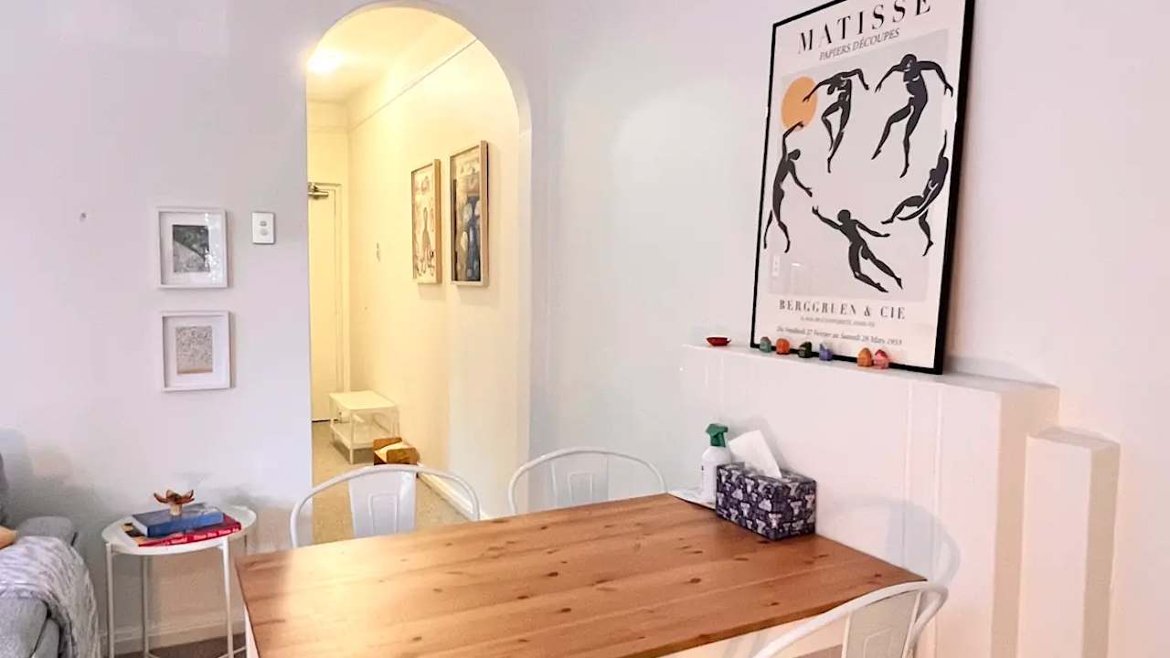 Furnished room in a flatshare