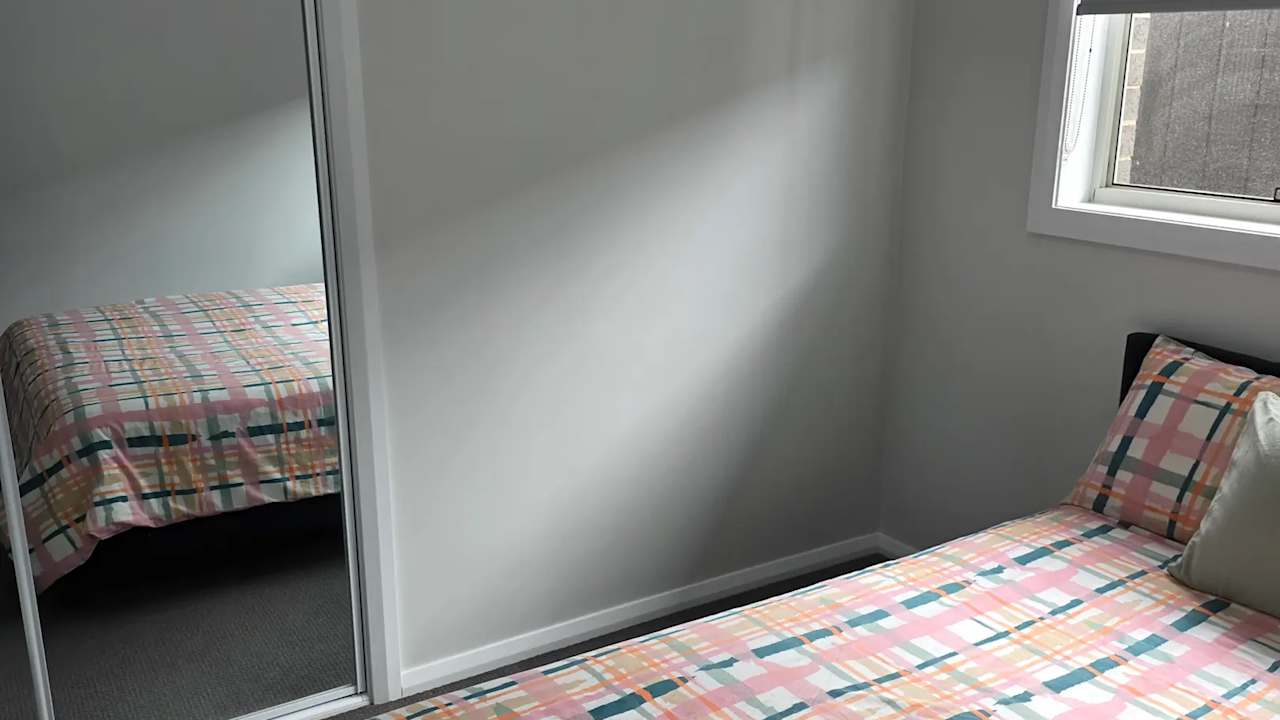 Room in a share house