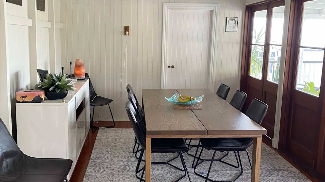 Room in a share house