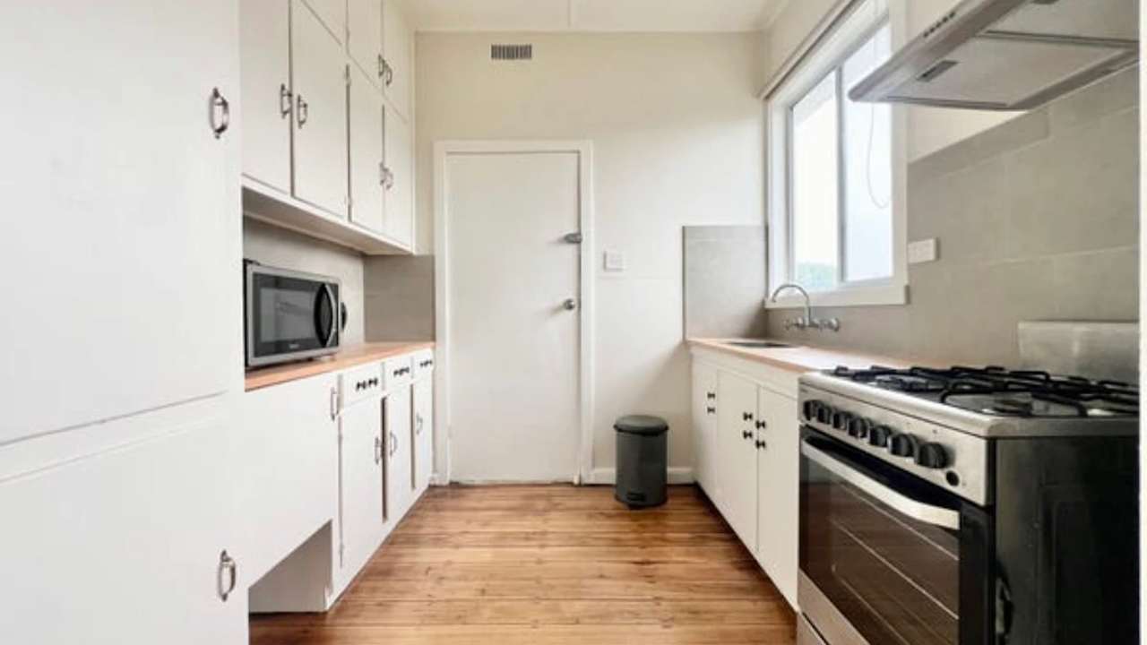 Room in a share house