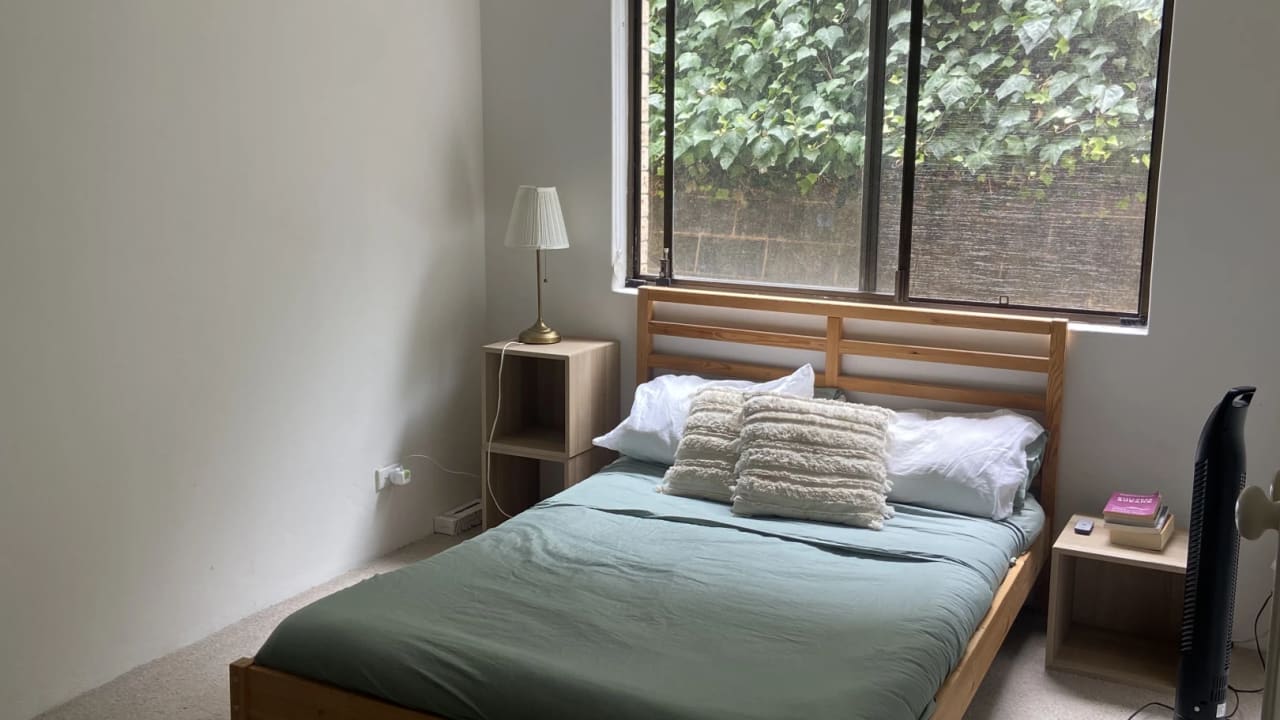 Furnished room in a flatshare