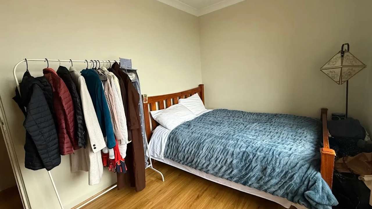 Furnished room in a flatshare