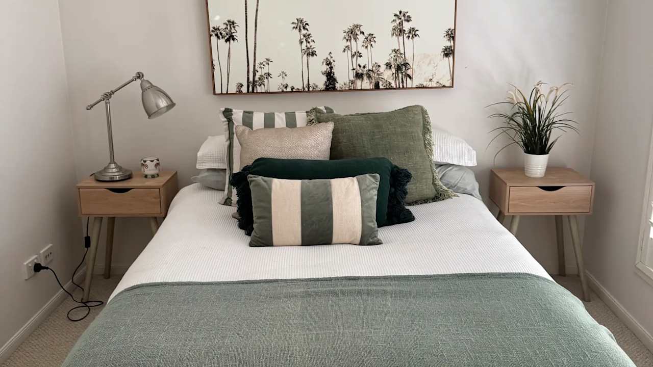 Furnished room in a share house