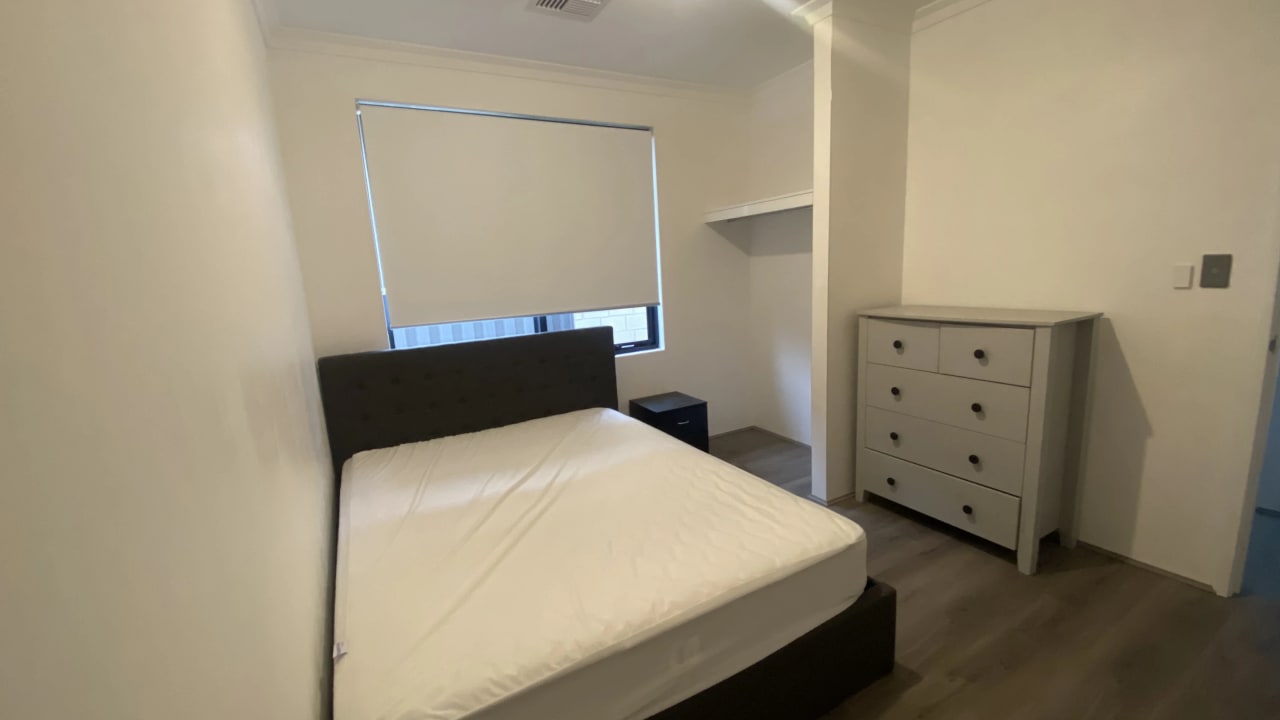 Room in a share house