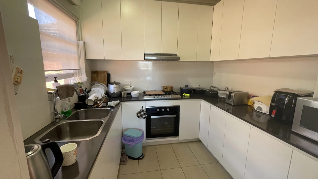 Room in a share house