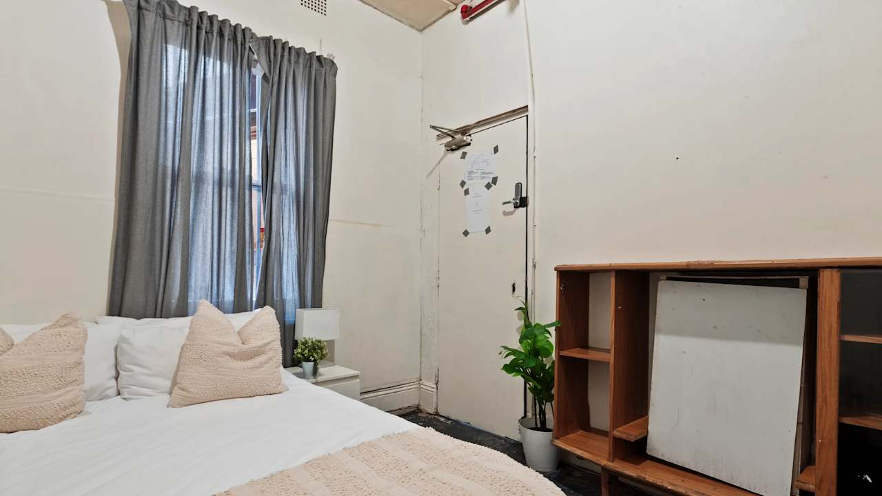 Furnished room in a share house