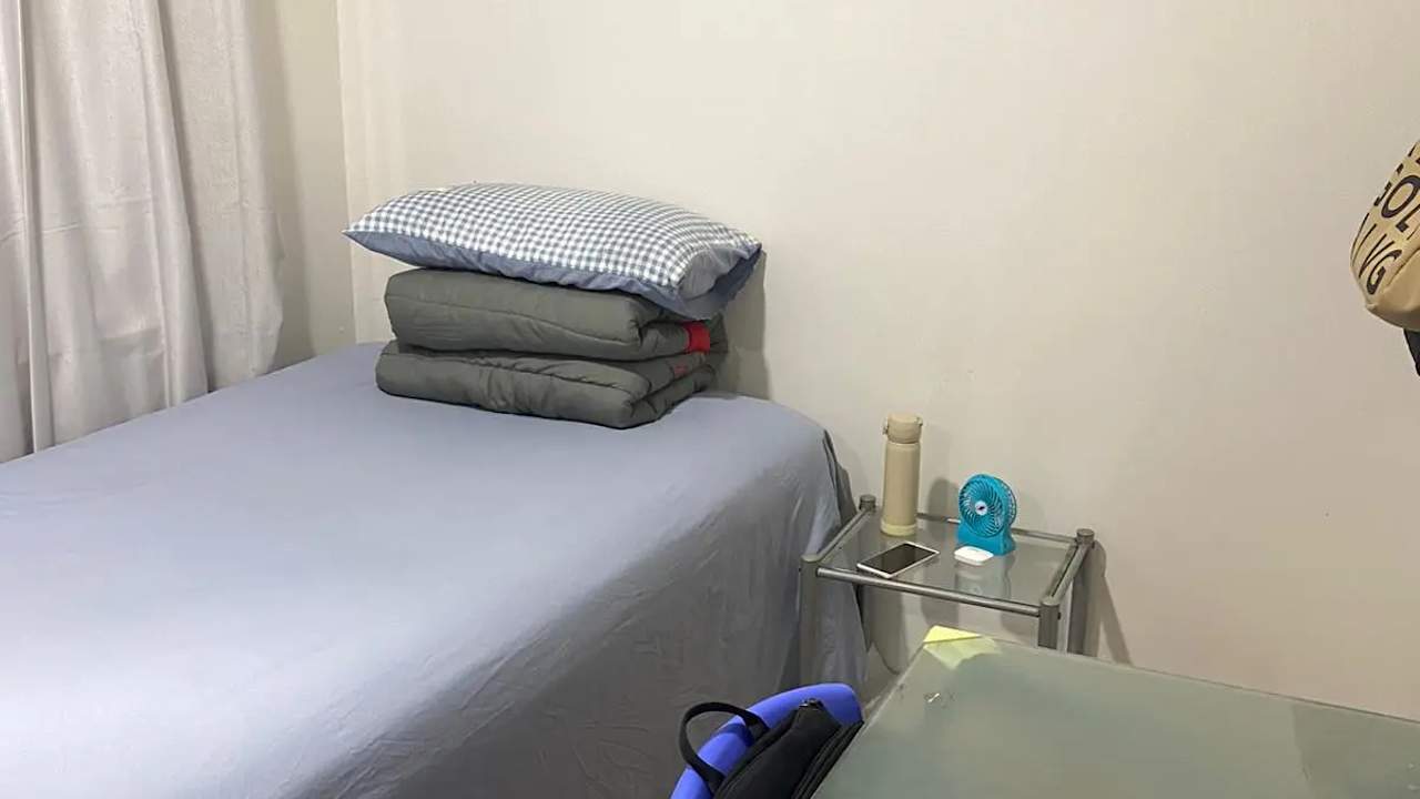 Furnished room in a share house