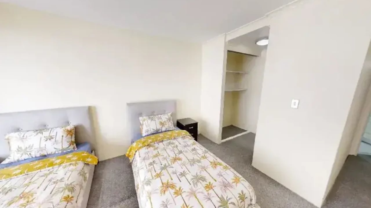 Furnished room with ensuite in a flatshare