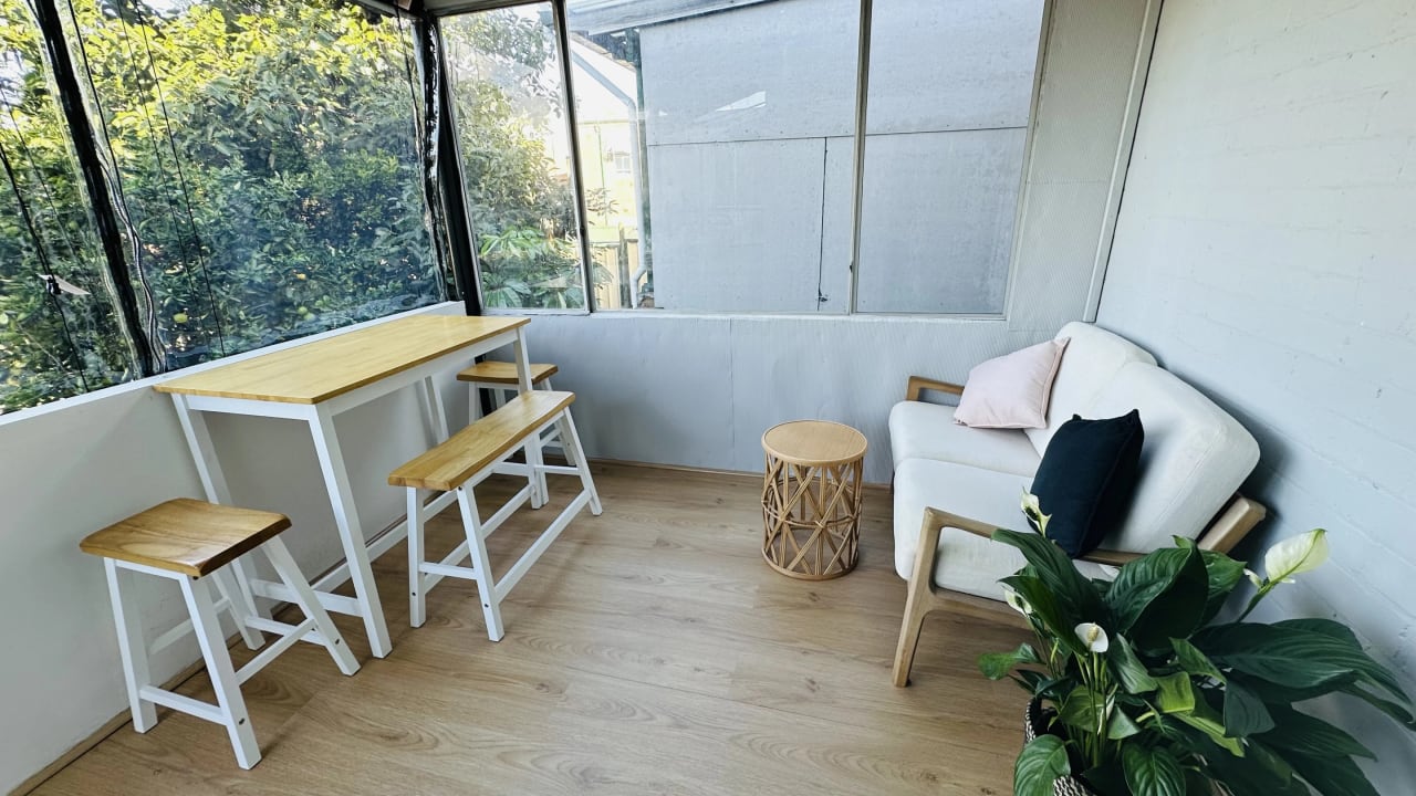 Furnished room in a flatshare