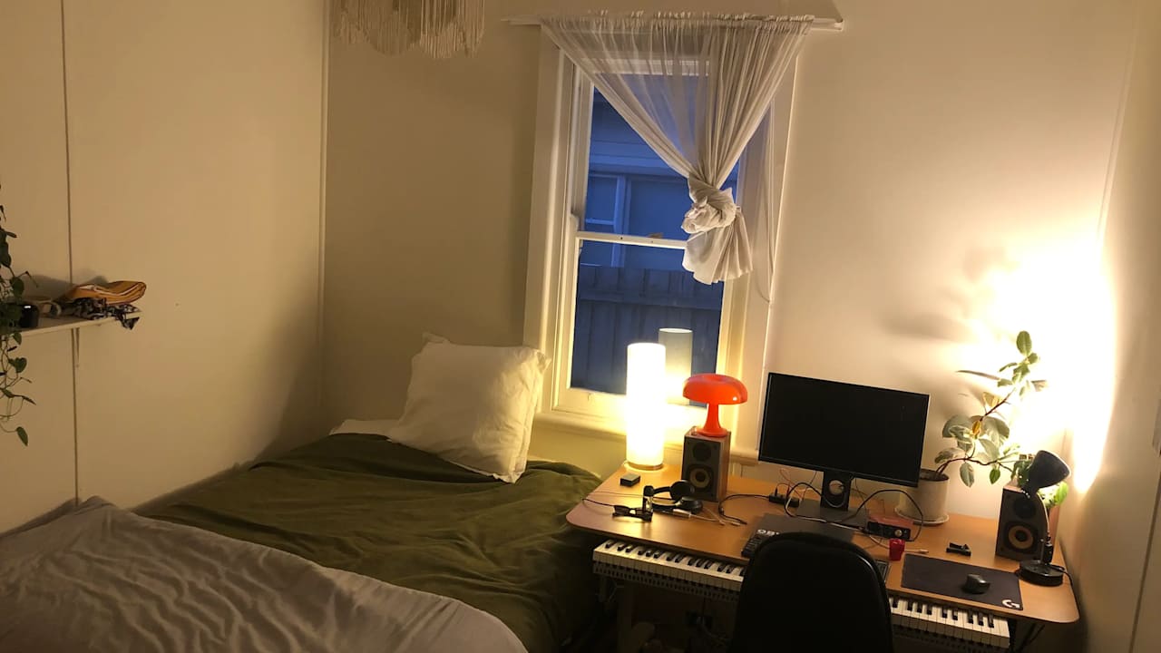 Unfurnished room in a share house