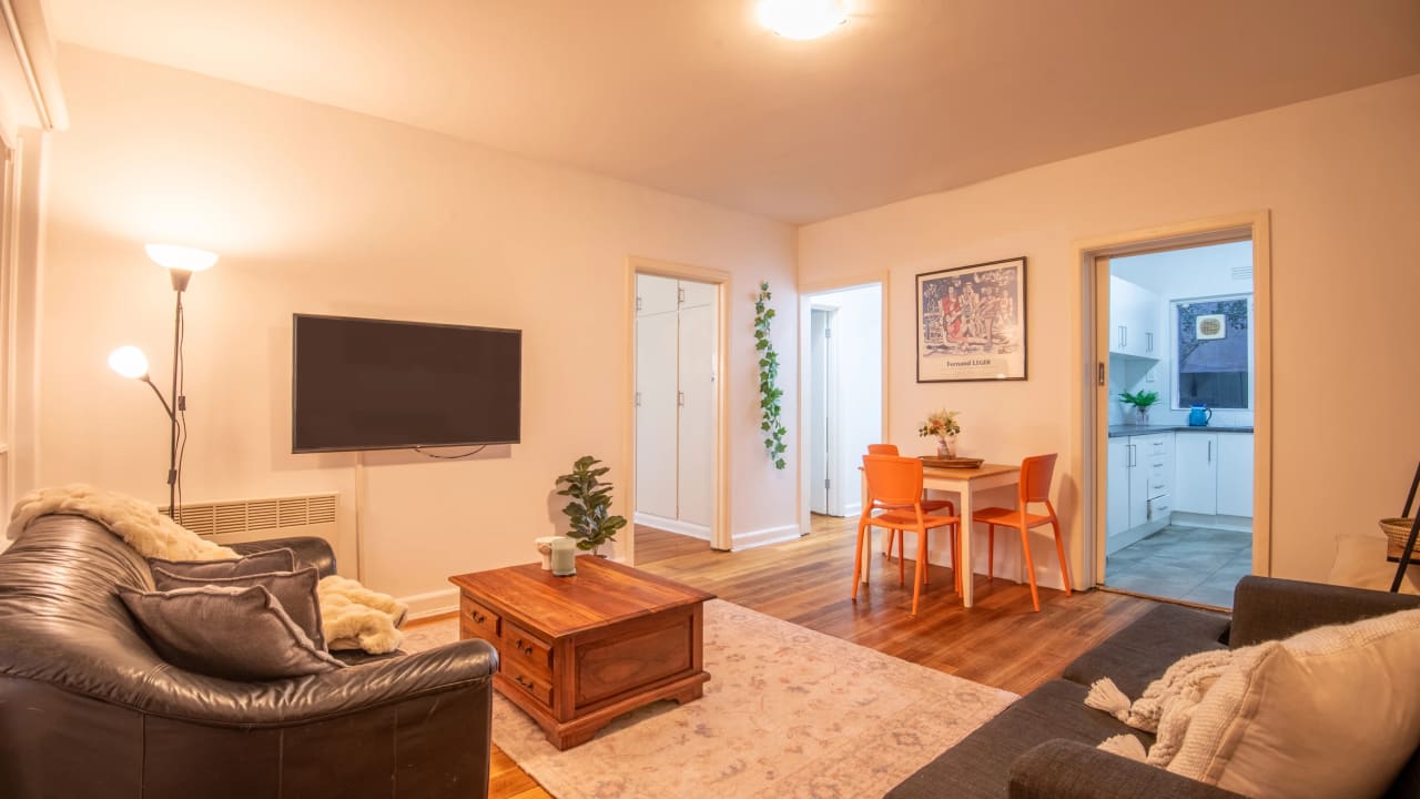 Whole property with 2 rooms for rent