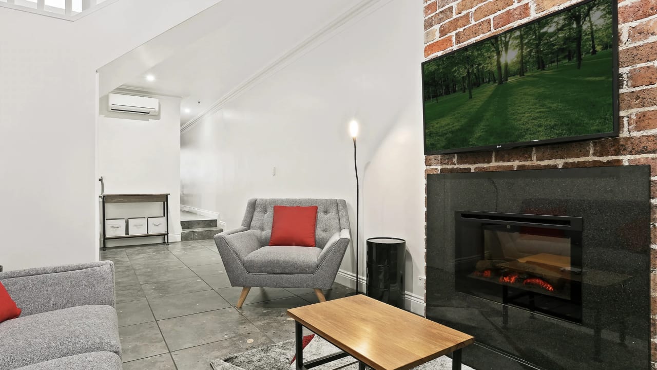Furnished room in a flatshare