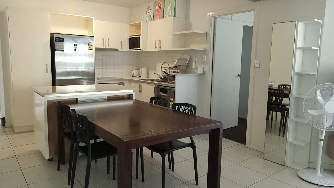 Furnished room in a flatshare