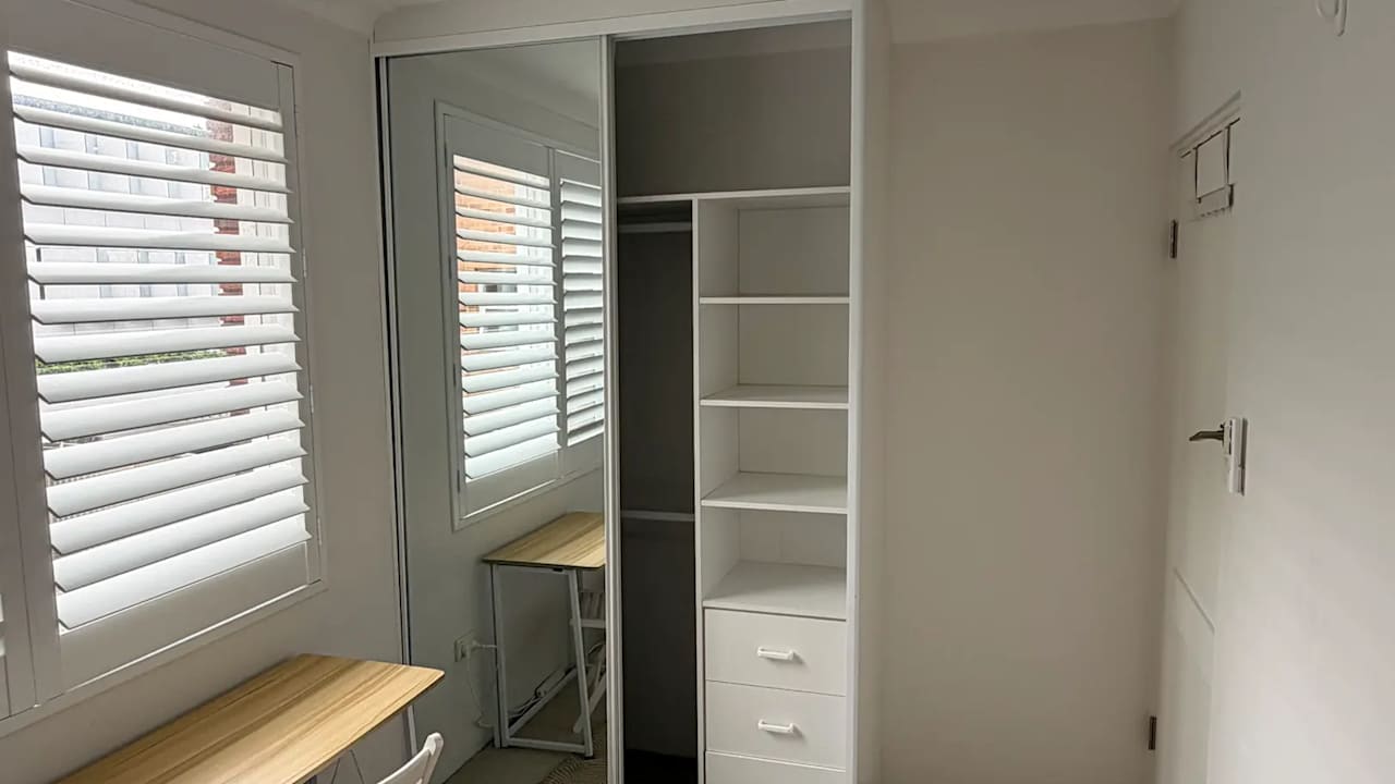 Furnished room in a flatshare
