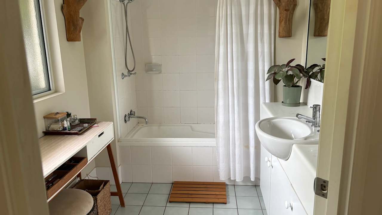 Whole property with 2 rooms for rent