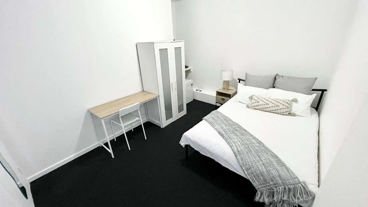 Room studio flat for rent