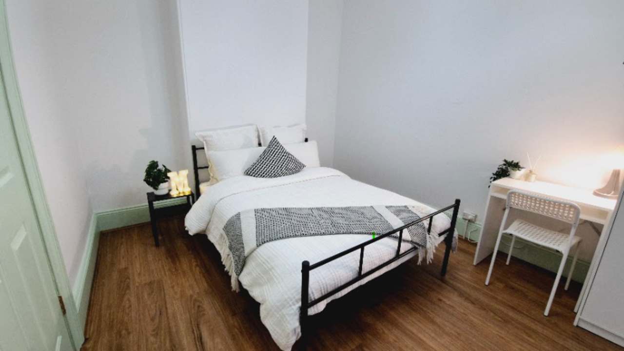 Furnished room in a share house