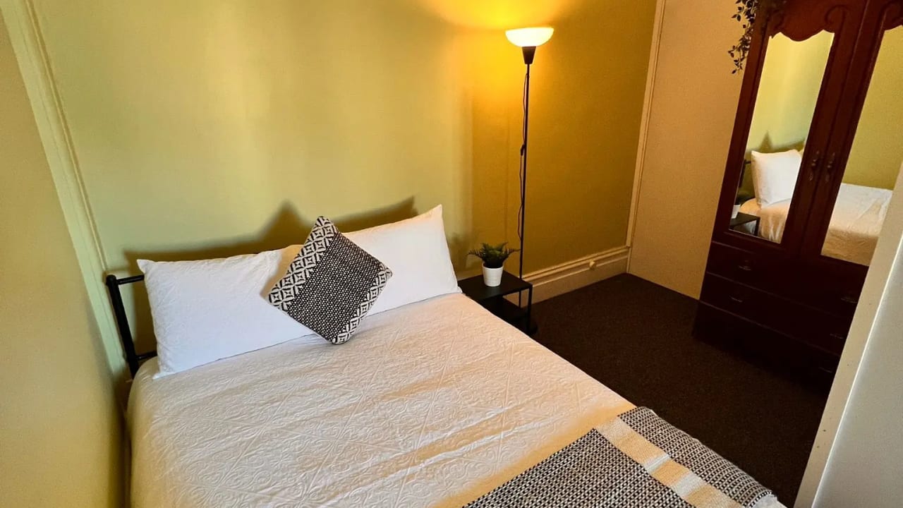 Furnished room in a share house
