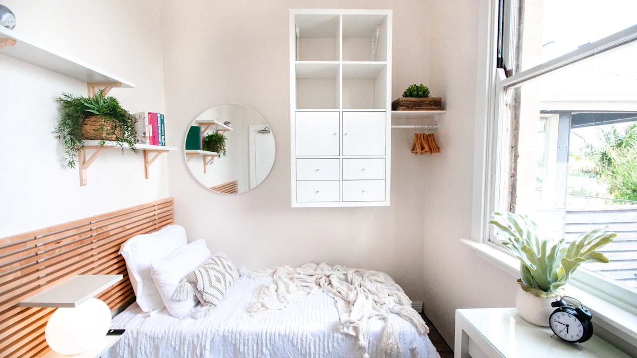 Furnished room in a share house