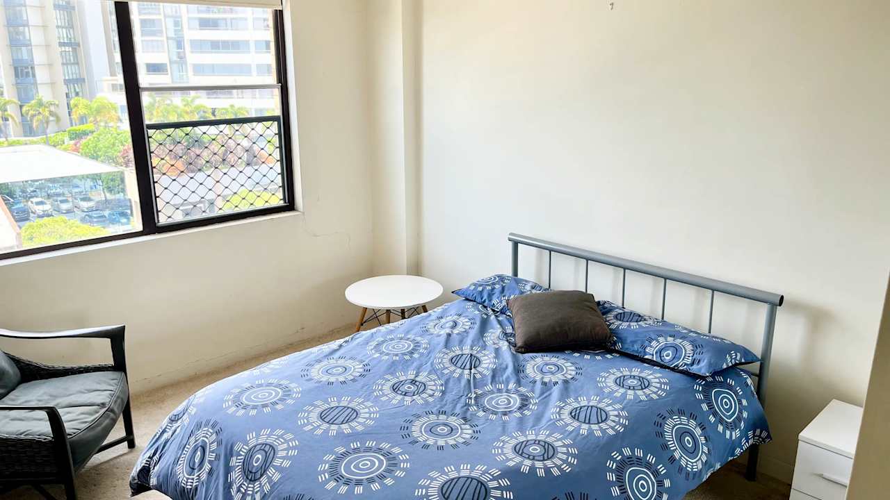 Furnished room in a flatshare