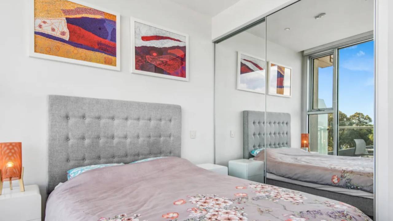 Furnished room with own bathroom
