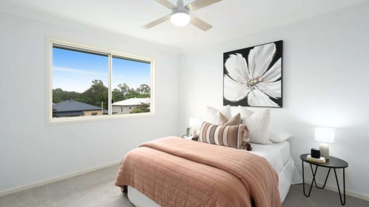 Furnished room with own bathroom