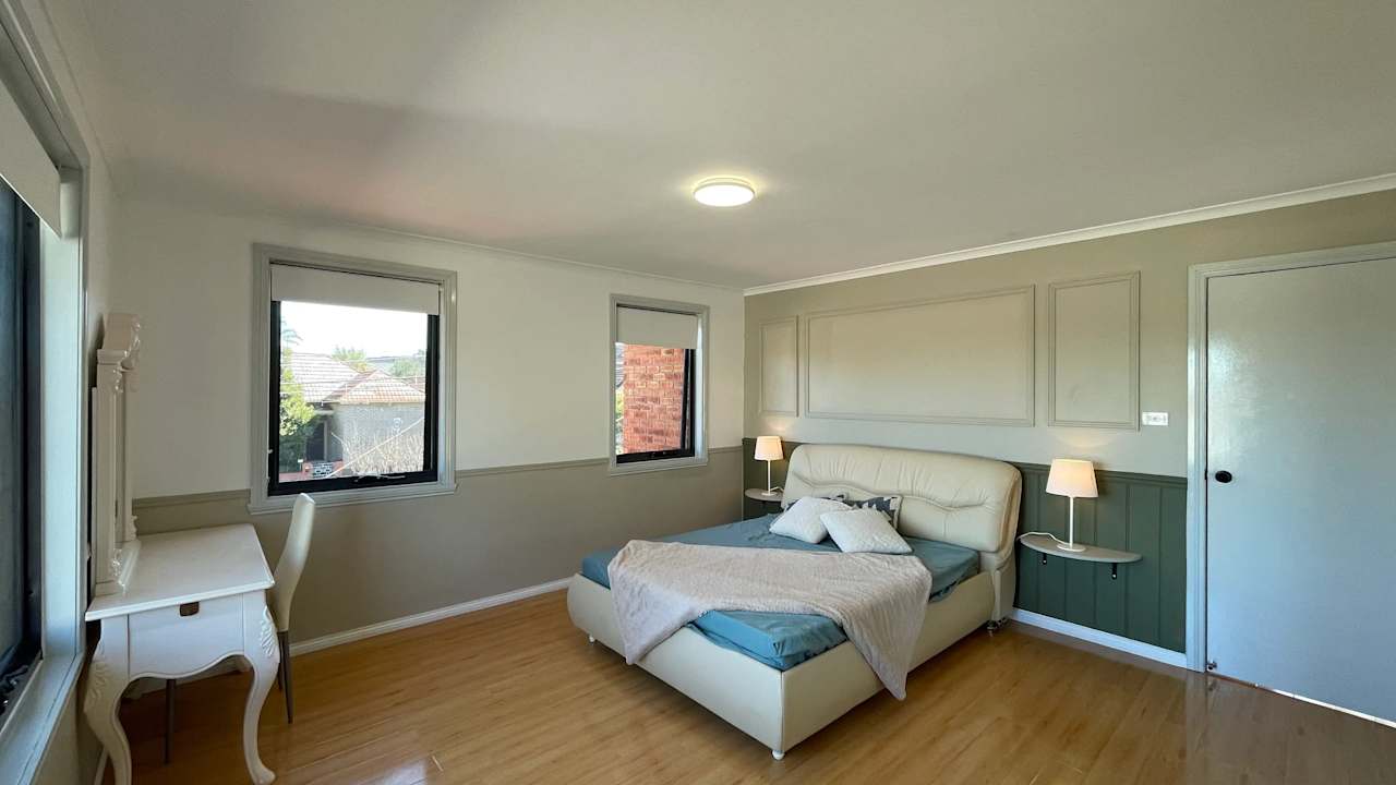 Room in a share house