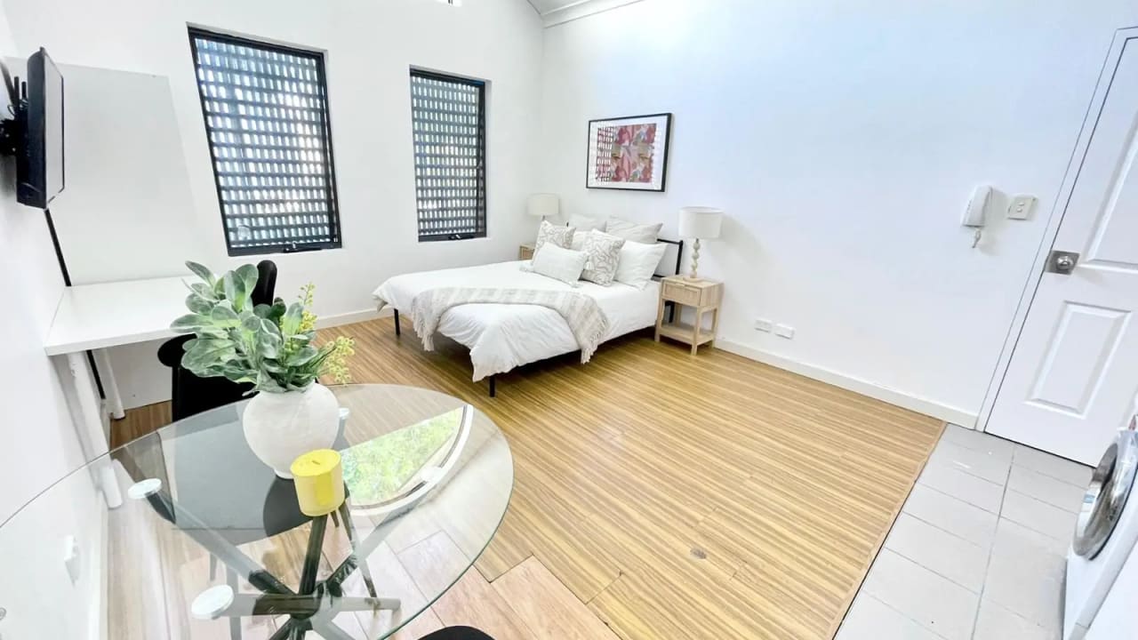 Room studio flat for rent