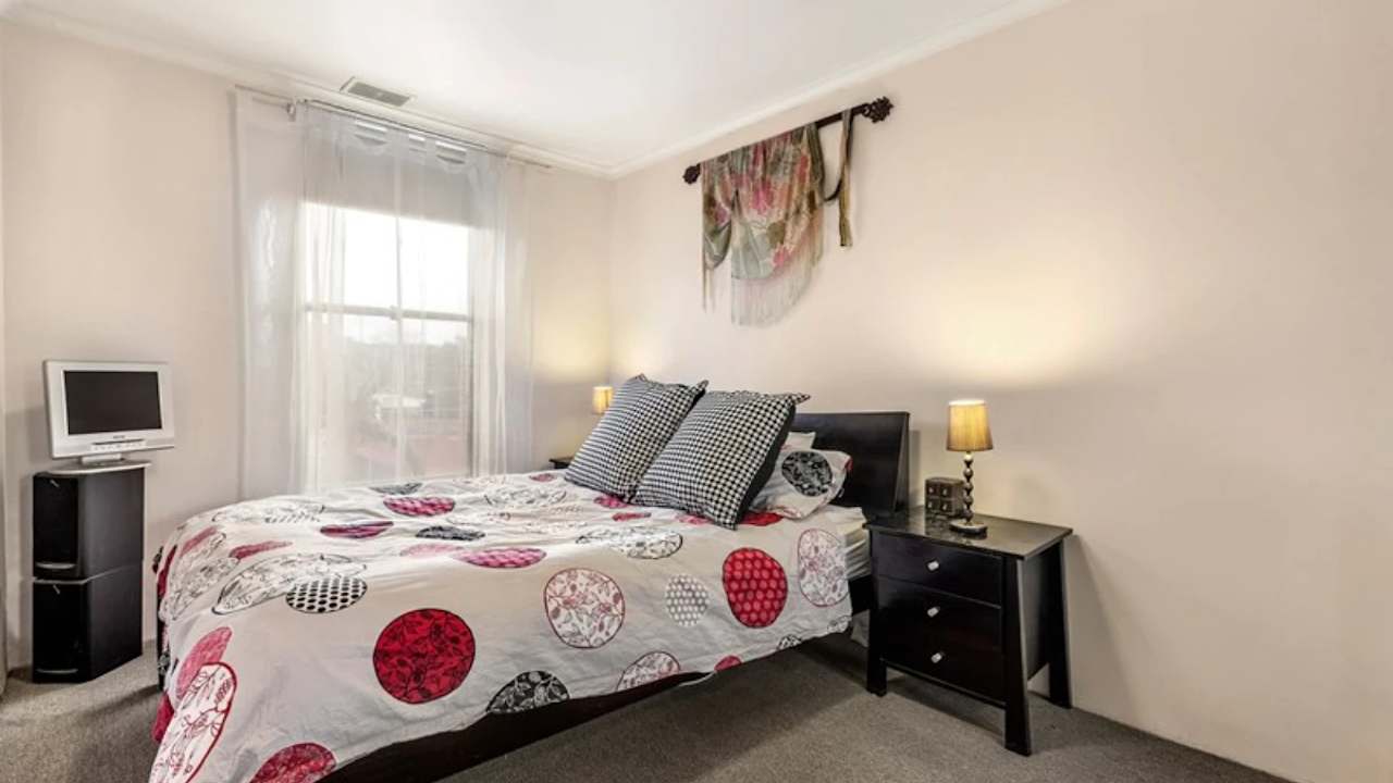 Whole property with 2 rooms for rent