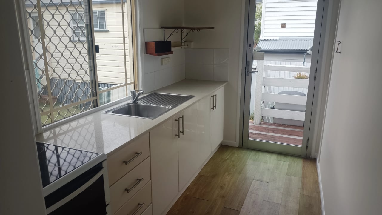 Room in a share house