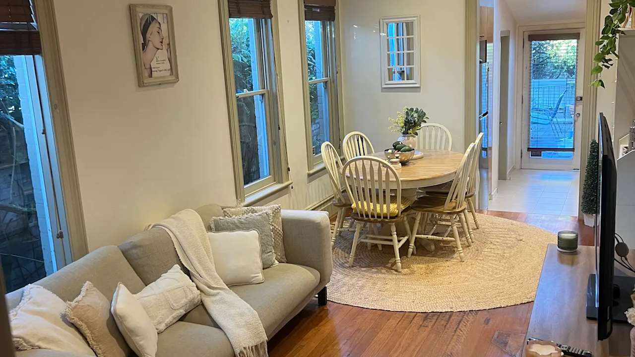 Furnished room in a share house