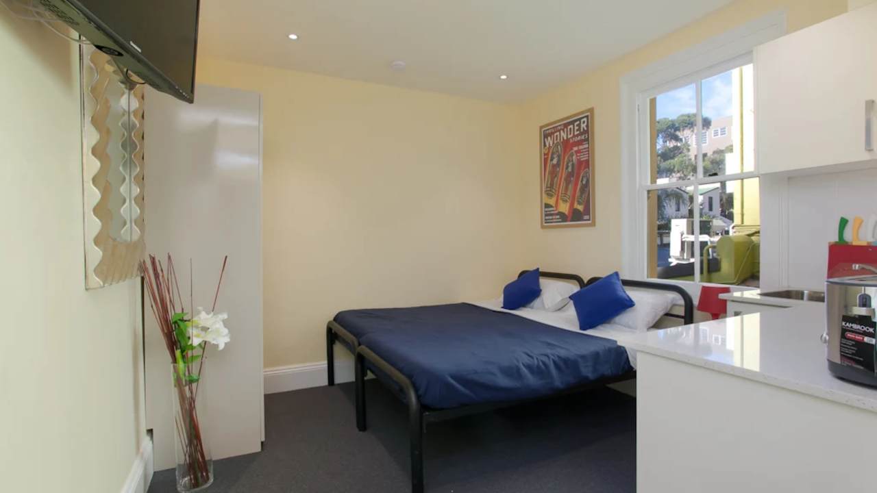 Furnished room studio flat for rent