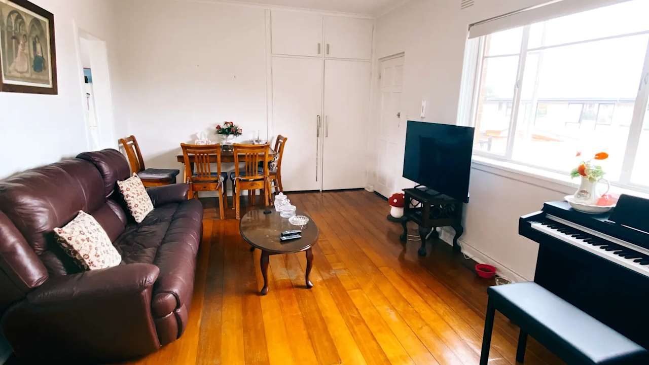 Furnished room in a flatshare