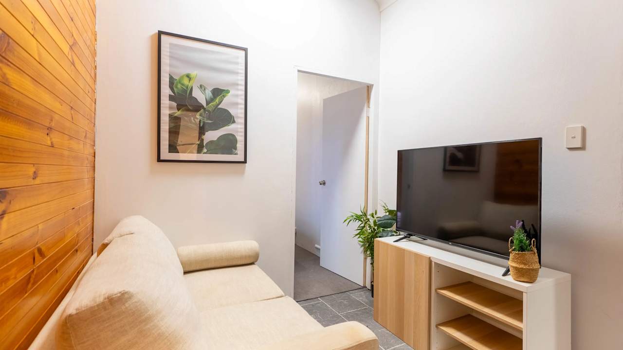 Whole property with 2 rooms for rent