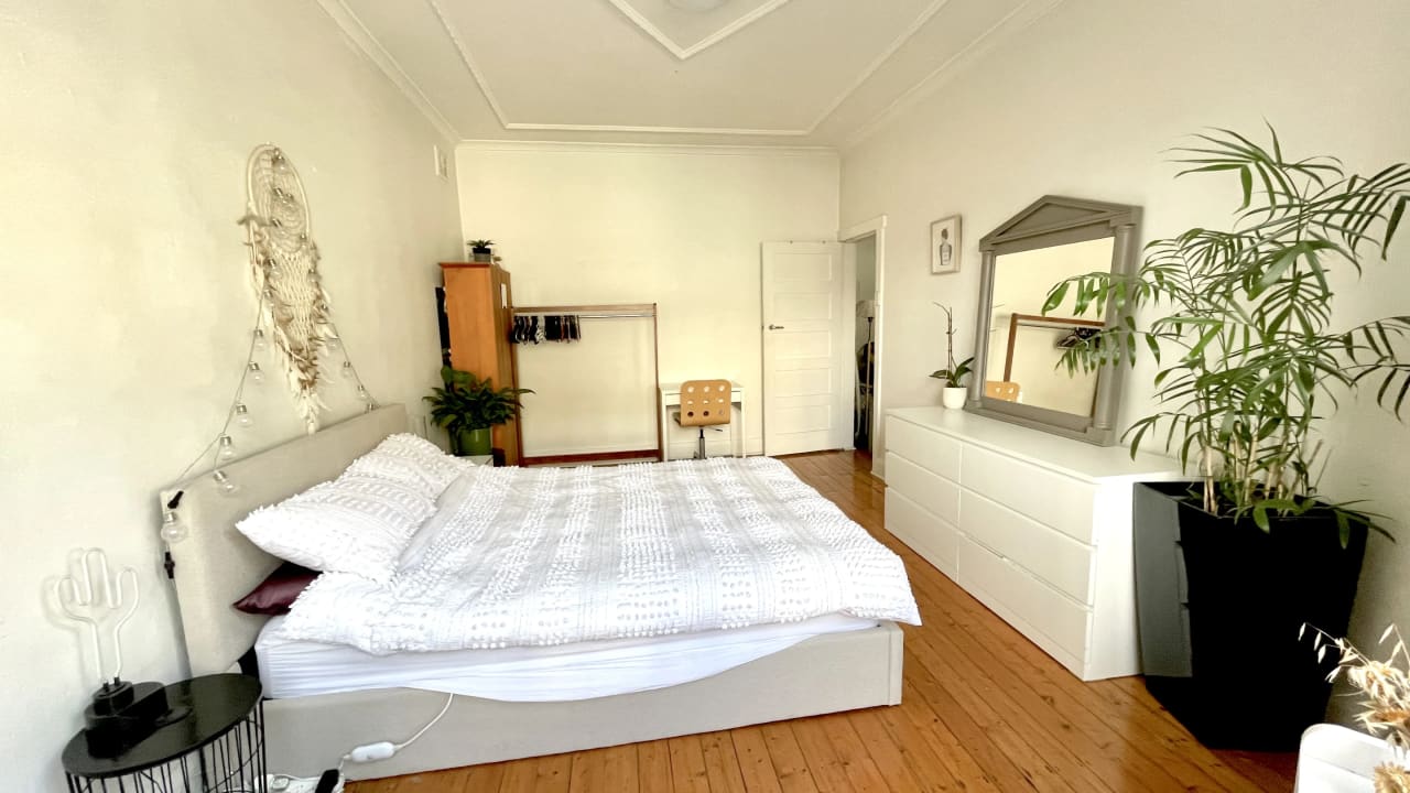 Furnished room in a flatshare
