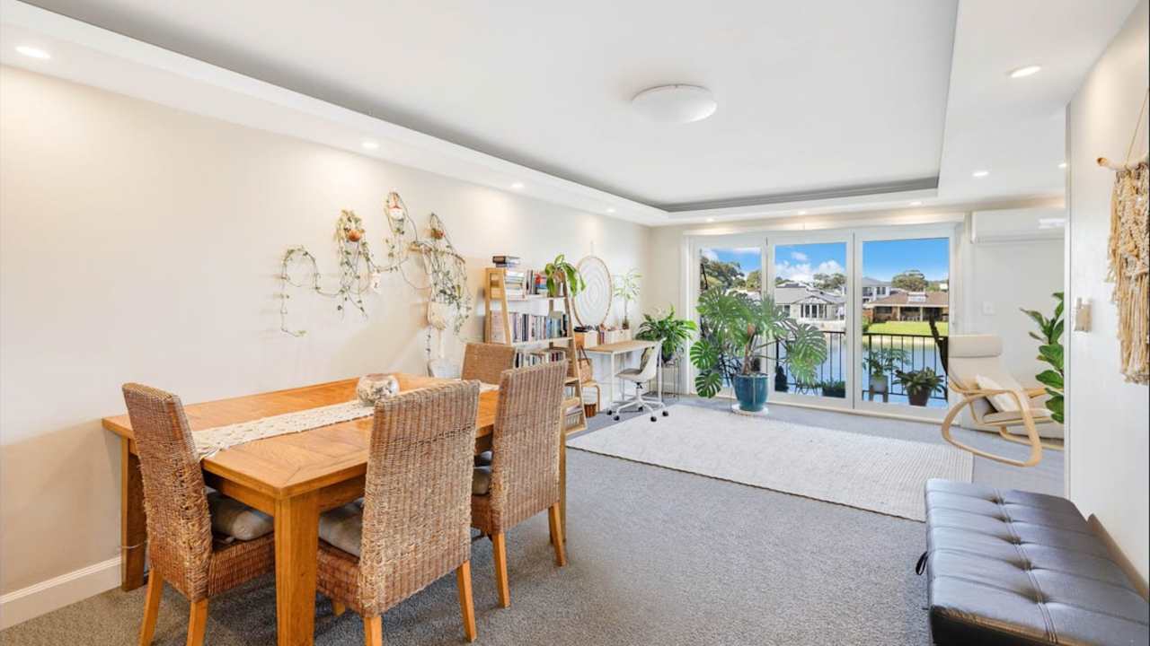 Unfurnished room in a flatshare